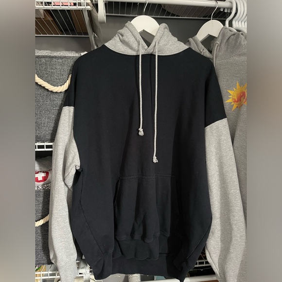brandy melville hoodie - Picture 1 of 3